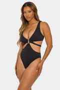 2781 Winnie One Piece-0