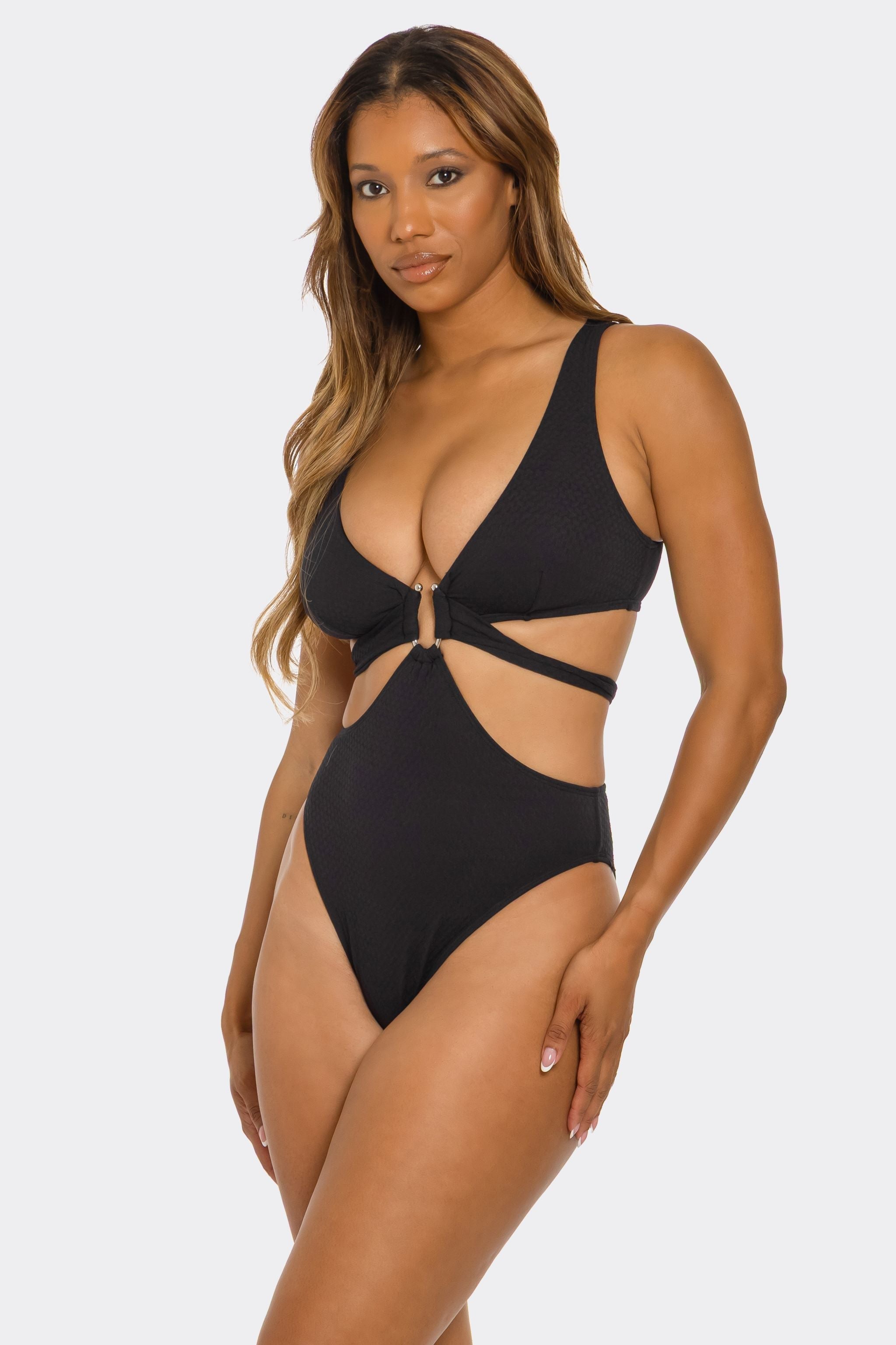 2781 Winnie One Piece-0