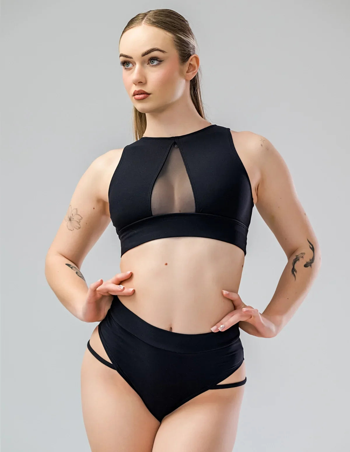 Dragonfly-Pole Shorts with Side Straps – Anna